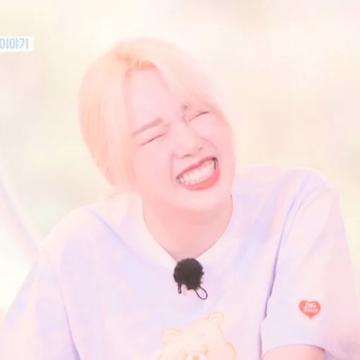 🌸 Стикер «gowon loona» для Telegram