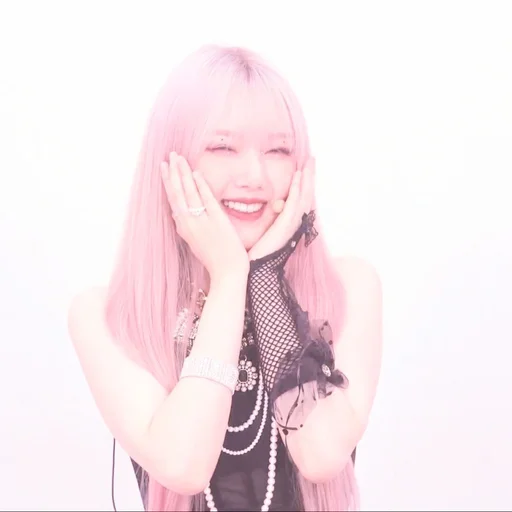 🌸 Стикер «gowon loona» для Telegram