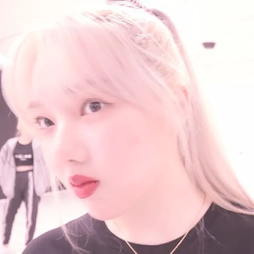 🌸 Стикер «gowon loona» для Telegram