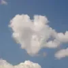 🤍 Эмодзи «Hearts everywhere» для Telegram