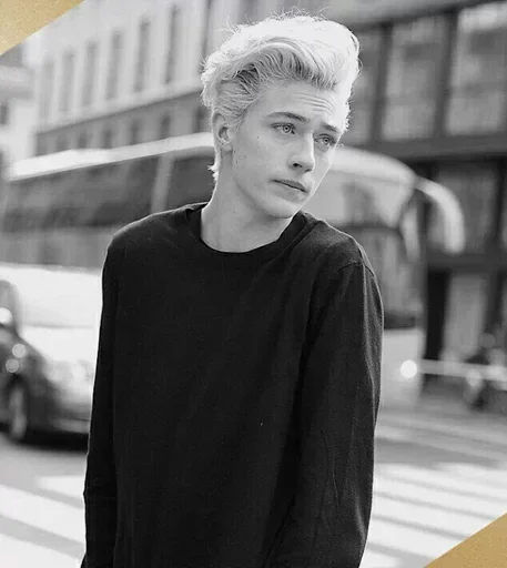 😉 Стикер «Young» для Telegram