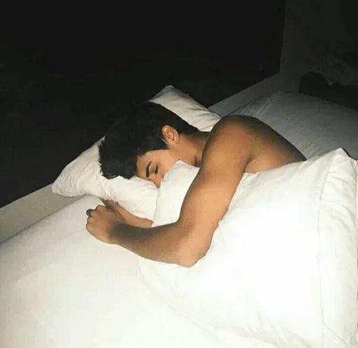 😜 Стикер «Young» для Telegram