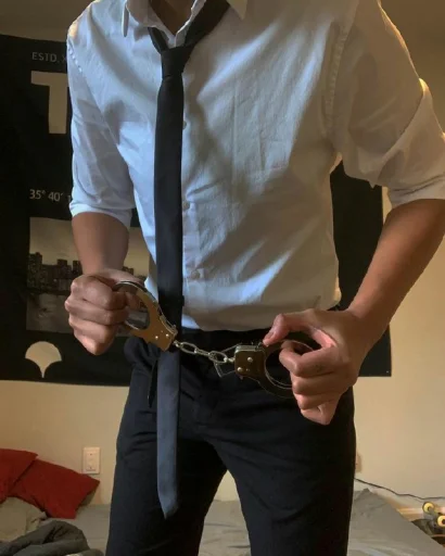 ⛓ Стикер «your daddy here» для Telegram