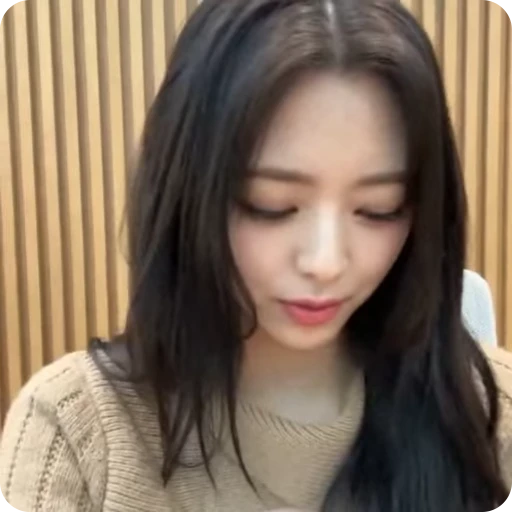 🧚‍♀️ Стикер «yuna with» для Telegram
