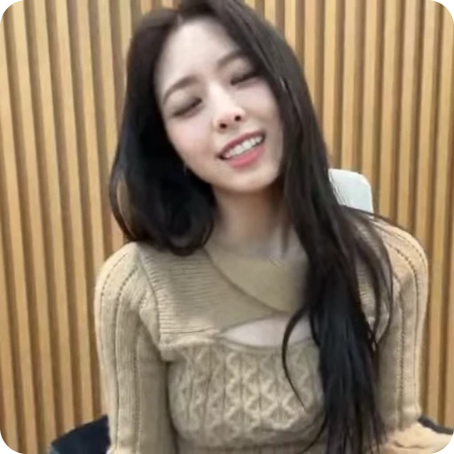 🧚‍♀️ Стикер «yuna with» для Telegram