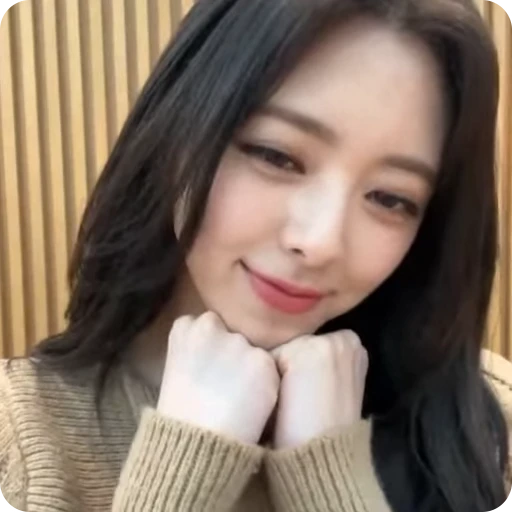 🧚‍♀️ Стикер «yuna with» для Telegram