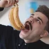 Стикер 18 Юлик Еще