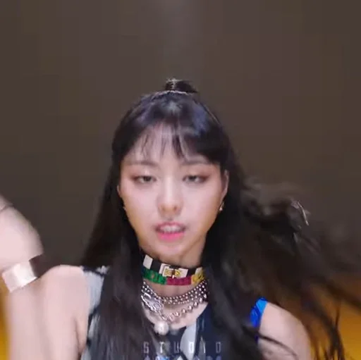 🔫 Стикер «yuna itzy meme face» для Telegram