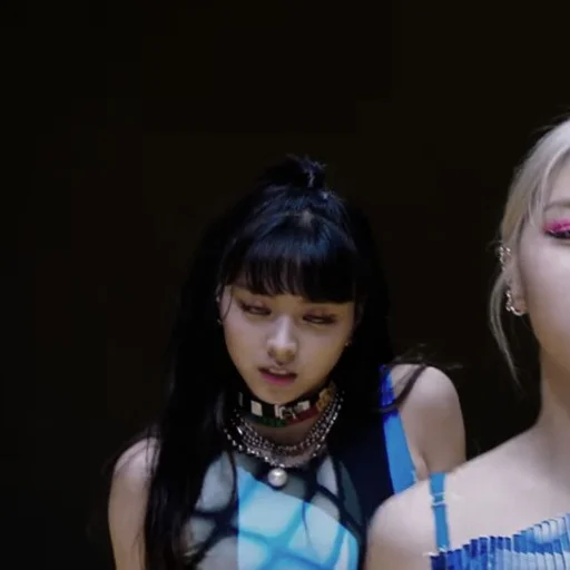 🔫 Стикер «yuna itzy meme face» для Telegram