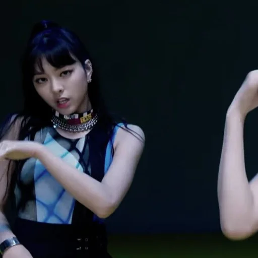 🔫 Стикер «yuna itzy meme face» для Telegram