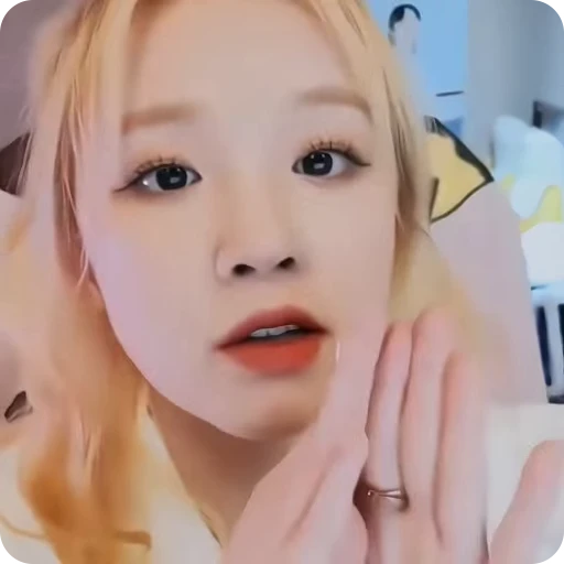 🧞‍♀️ Стикер «yuqi» для Telegram