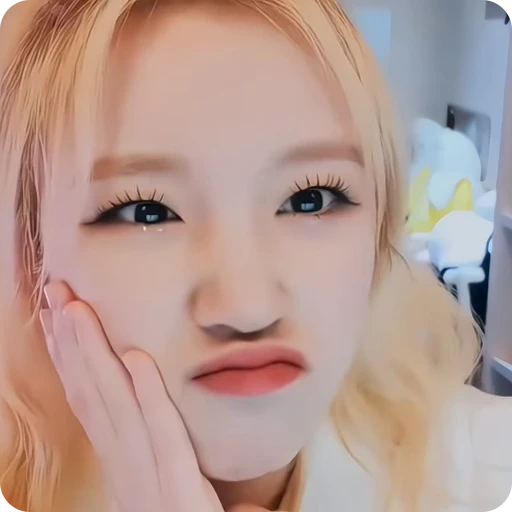 🧞‍♀️ Стикер «yuqi» для Telegram