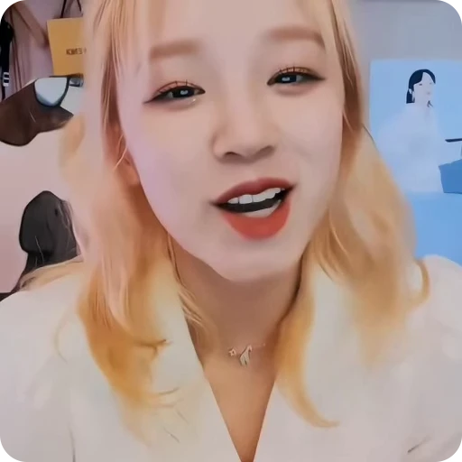 🧞‍♀️ Стикер «yuqi» для Telegram