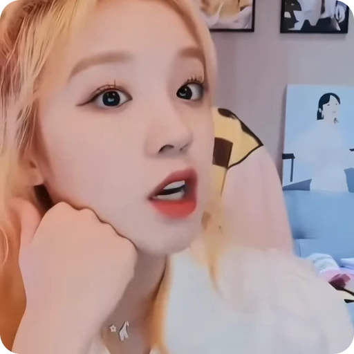 🧞‍♀️ Стикер «yuqi» для Telegram