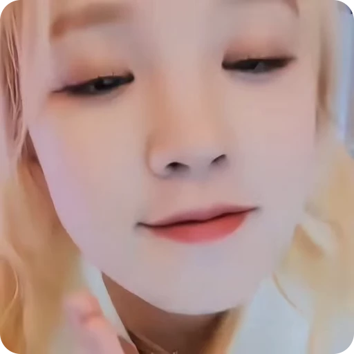 🧞‍♀️ Стикер «yuqi» для Telegram
