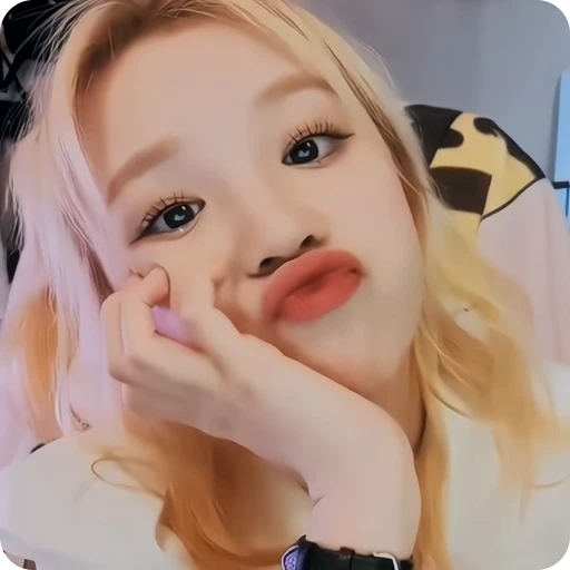 🧞‍♀️ Стикер «yuqi» для Telegram