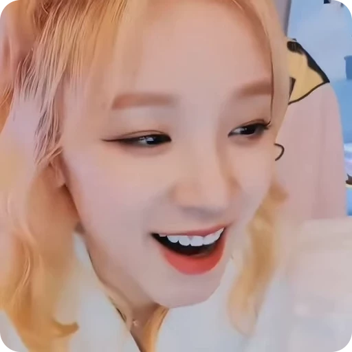 🧞‍♀️ Стикер «yuqi» для Telegram