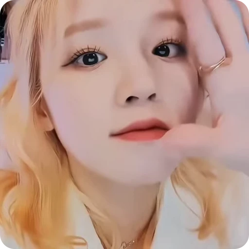 🧞‍♀️ Стикер «yuqi» для Telegram