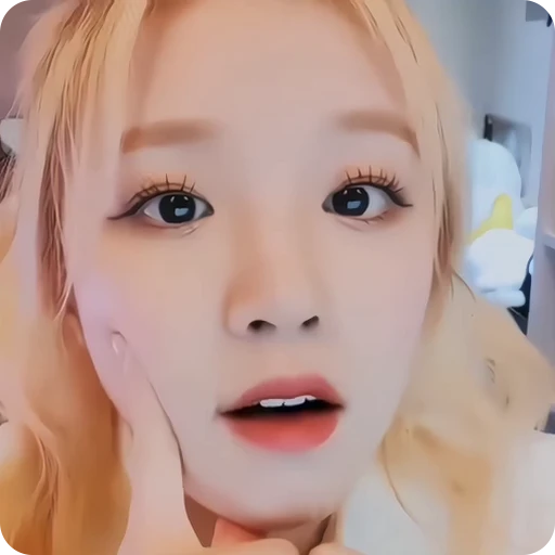 🧞‍♀️ Стикер «yuqi» для Telegram