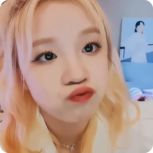 🧞‍♀️ Стикер «yuqi» для Telegram