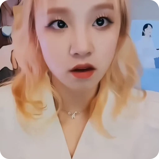 🧞‍♀️ Стикер «yuqi» для Telegram