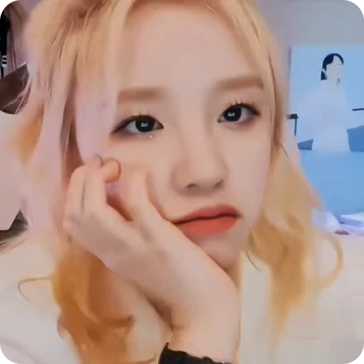 🧞‍♀️ Стикер «yuqi» для Telegram