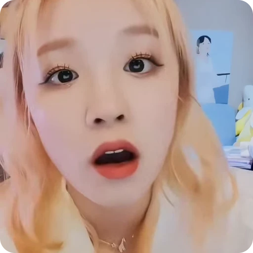 🧞‍♀️ Стикер «yuqi» для Telegram