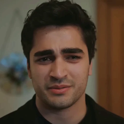 😭 Стикер «Зимородок/Yalı Çapkını» для Telegram