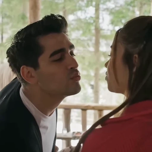 💋 Стикер «Зимородок/Yalı Çapkını» для Telegram