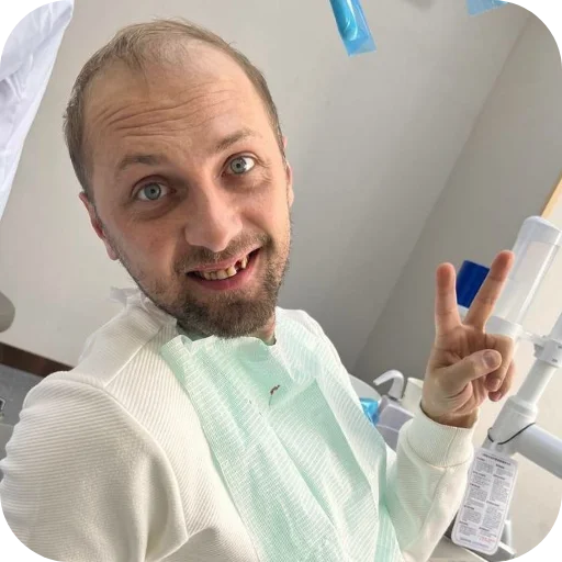 😁 Стикер «Zubarev» для Telegram